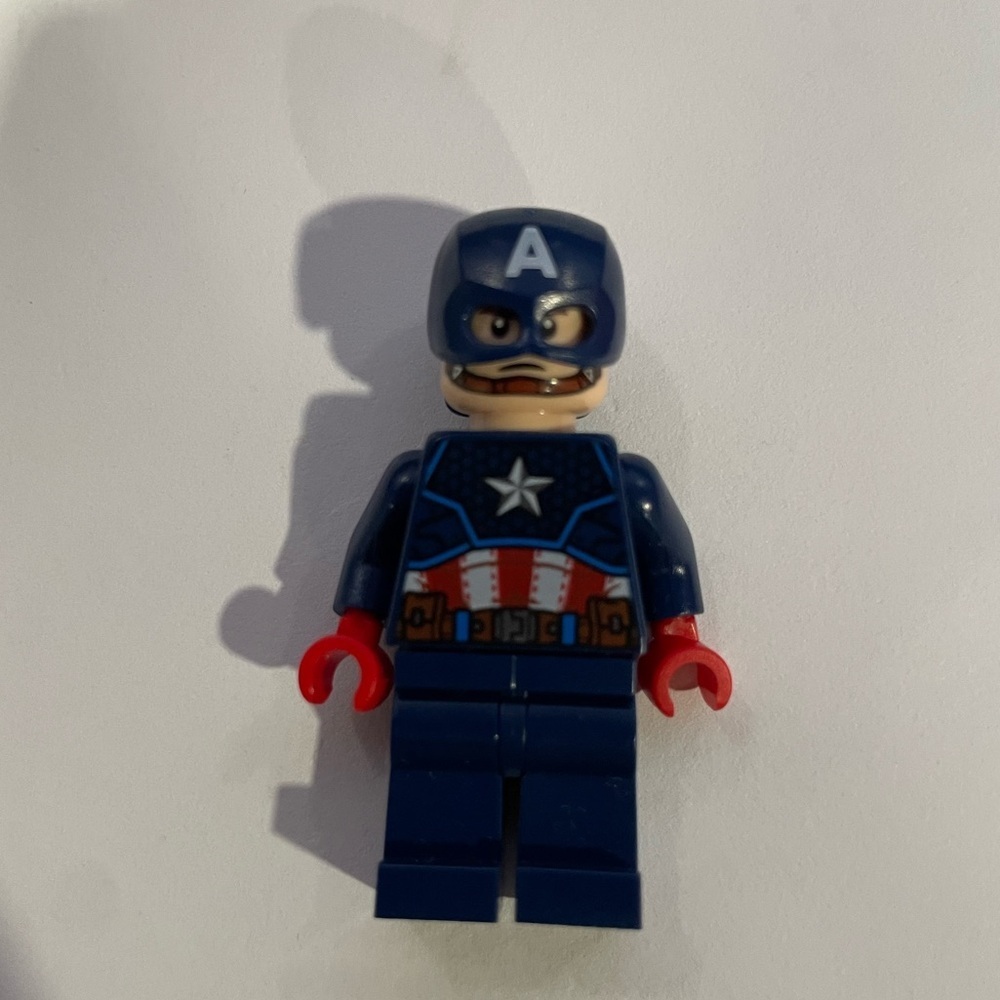 LEGO CAPTAIN AMERICA MINIFIGURE SUPER HERO AUTHENTIC AVENGERS FIGURE